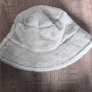 Elegant Faux Fur Women's Hat - Cream